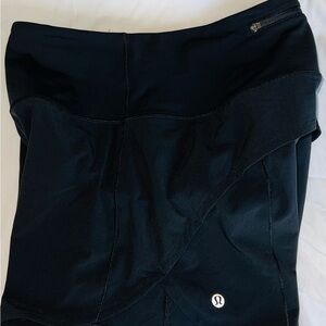 Lululemon speed up Black Short size 4 
Long 6’